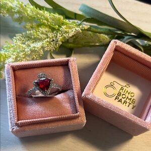 Bomb Party “inspired to dream” size 8 RETRO